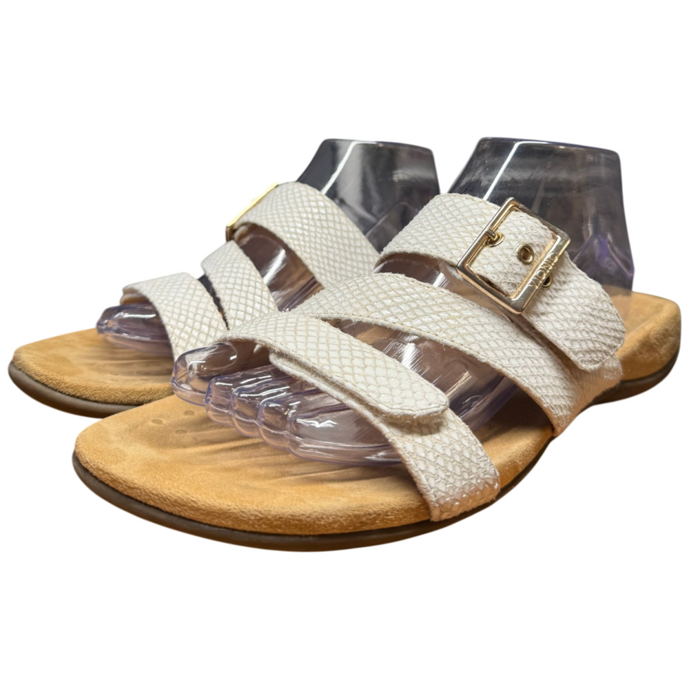 Vionic White Textured Strap Buckle Sandals